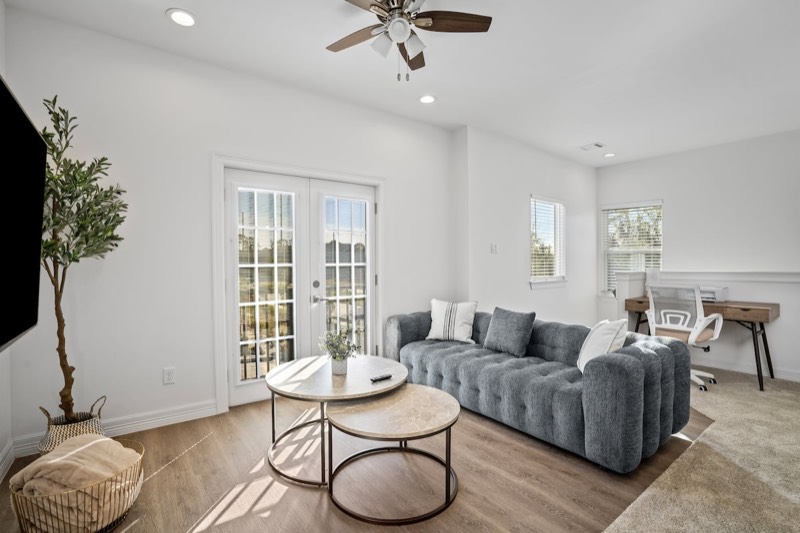 Modern condo in Houston, unit B